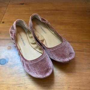 Size 8 mauve ballerina flats.  Gently worn.